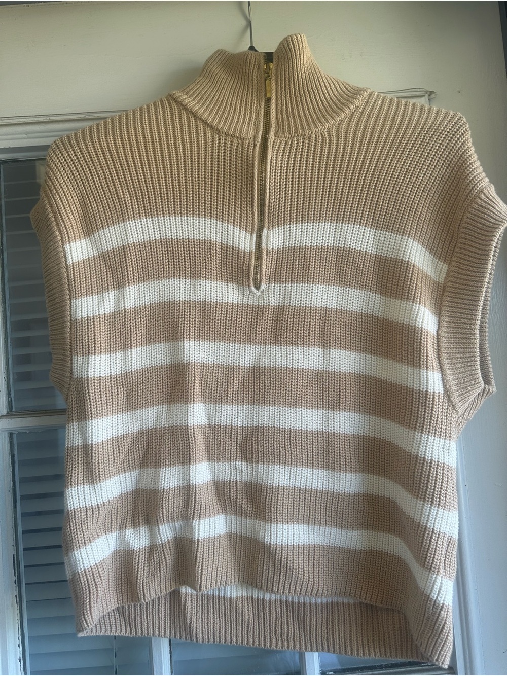 Sleeveless Half-Zip Striped Knit Sweater Vest - Beige & White